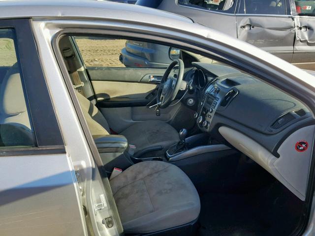 KNAFU4A24D5725189 - 2013 KIA FORTE EX SILVER photo 5