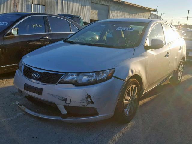 KNAFU4A28D5736583 - 2013 KIA FORTE EX SILVER photo 2