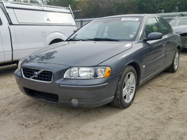 YV1RS592262546602 - 2006 VOLVO S60 2.5T GRAY photo 2