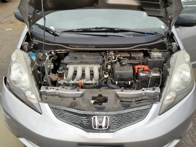 JHMGE8H21AC008577 - 2010 HONDA FIT SILVER photo 7