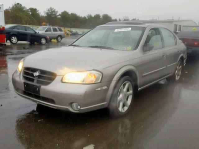 JN1CA31D01T617446 - 2001 NISSAN MAXIMA GXE SILVER photo 2