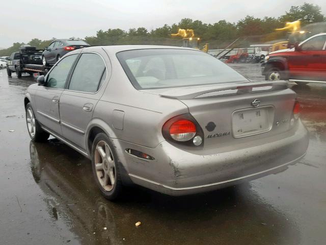 JN1CA31D01T617446 - 2001 NISSAN MAXIMA GXE SILVER photo 3