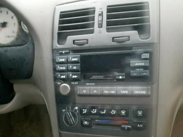 JN1CA31D01T617446 - 2001 NISSAN MAXIMA GXE SILVER photo 9