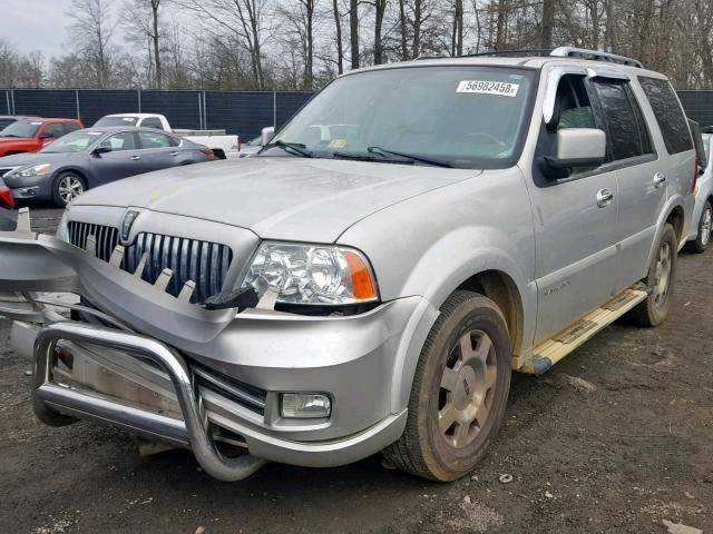 5LMFU28566LJ27877 - 2006 LINCOLN NAVIGATOR Gümüş foto 2