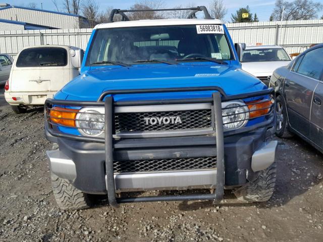 JTEBU11F270014395 - 2007 TOYOTA FJ CRUISER BLUE photo 9