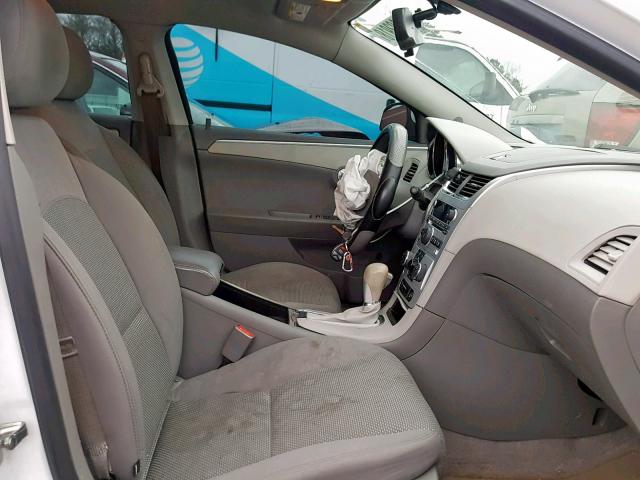 1G1ZC5E02CF378304 - 2012 CHEVROLET MALIBU 1LT WHITE photo 5