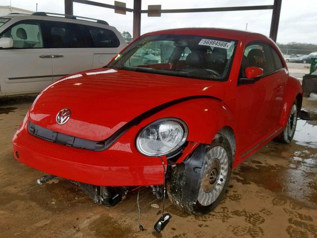 3VWJ17AT8FM606393 - 2015 VOLKSWAGEN BEETLE 1.8 RED photo 2