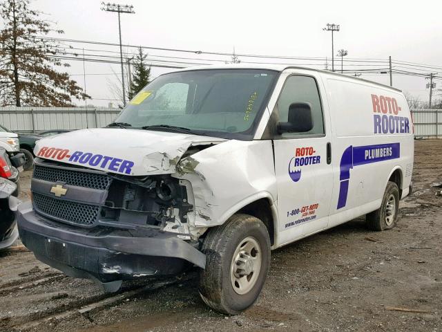 1GCWGFBA8C1116026 - 2012 CHEVROLET EXPRESS G2 WHITE photo 2