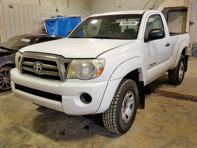 5TENX62N89Z645490 - 2009 TOYOTA TACOMA PRE WHITE photo 2