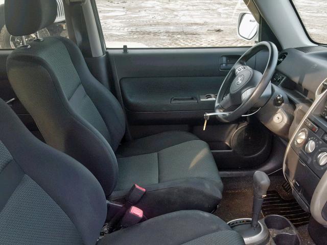 JTLKT324964112769 - 2006 TOYOTA SCION XB Ақ фото 5