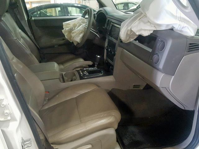 1J8HG48N18C197527 - 2008 JEEP COMMANDER WHITE photo 5
