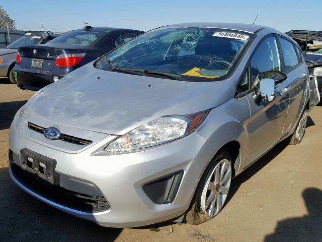 3FADP4EJ6DM200735 - 2013 FORD FIESTA SE SILVER photo 2