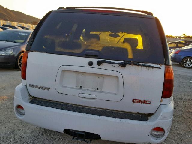 1GKDS13S442407283 - 2004 GMC ENVOY WHITE photo 9