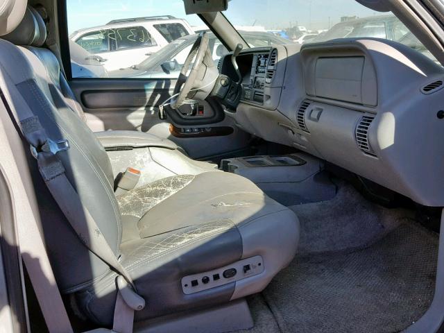 1GKEK63R8YR171121 - 2000 GMC DENALI SILVER photo 5