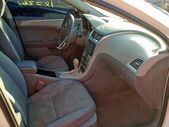 1G1ZH57B08F196592 - 2008 CHEVROLET MALIBU 1LT WHITE photo 5