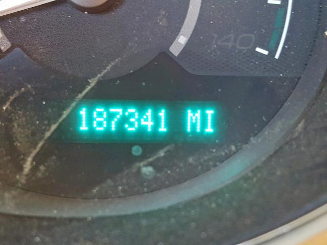 1G1ZH57B08F196592 - 2008 CHEVROLET MALIBU 1LT WHITE photo 8