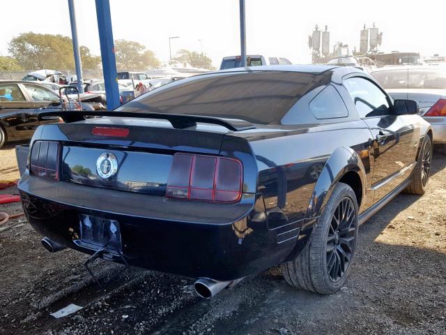 1ZVFT80N965186349 - 2006 FORD MUSTANG BLACK photo 4