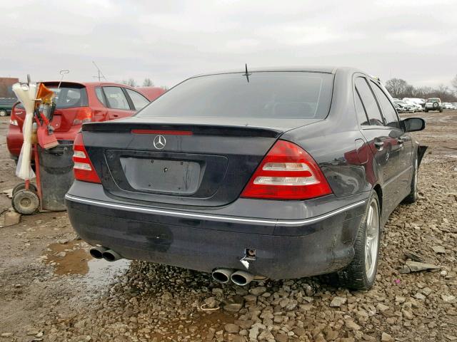 WDBRF76J55F610736 - 2005 MERCEDES-BENZ C 55 AMG BLACK photo 4