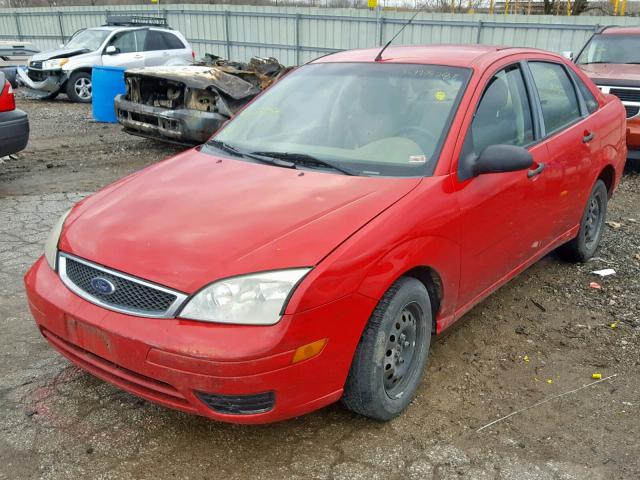 1FAHP34N57W339954 - 2007 FORD FOCUS ZX4 RED photo 2