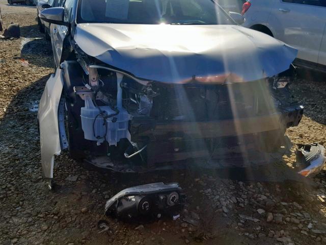 4T1BK1EB5FU140691 - 2015 TOYOTA AVALON XLE 银色 照片 9