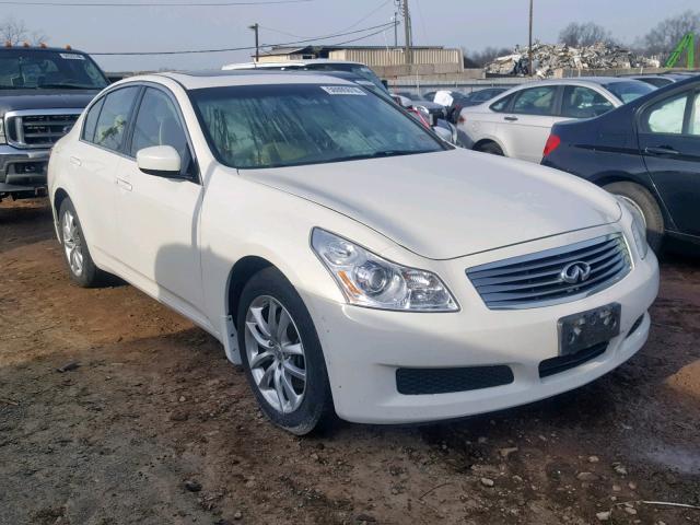 JNKCV61FX9M358800 - 2009 INFINITI G37 WHITE photo 1