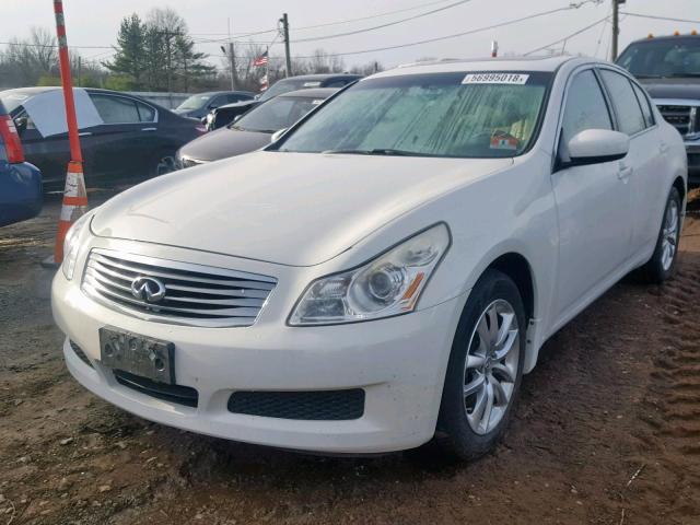 JNKCV61FX9M358800 - 2009 INFINITI G37 WHITE photo 2