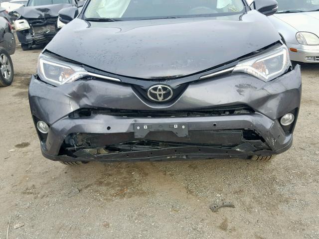 2T3RFREVXHW670659 - 2017 TOYOTA RAV4 XLE GRAY photo 9