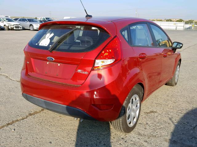 3FADP4EJ6BM153056 - 2011 FORD FIESTA SE RED photo 4