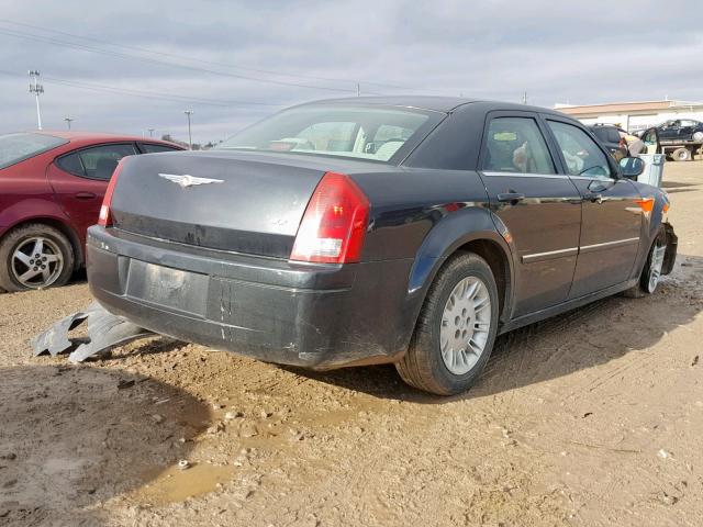 2C3KA43RX7H795544 - 2007 CHRYSLER 300 BLACK photo 4