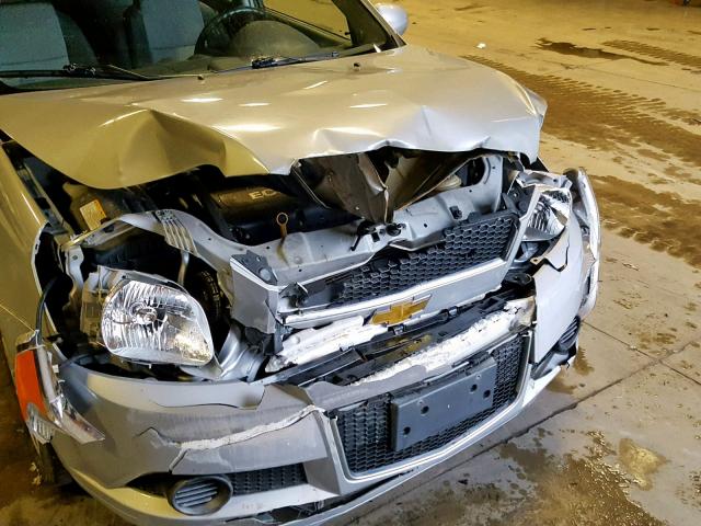 KL1TD6DE5AB084694 - 2010 CHEVROLET AVEO LS SILVER photo 9