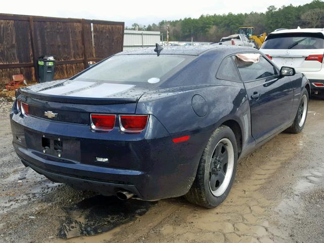 2G1FA1E36D9130935 - 2013 CHEVROLET CAMARO LS BLUE photo 4