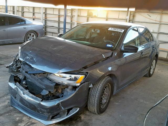 3VW2K7AJ8DM378022 - 2013 VOLKSWAGEN JETTA BASE Մոխրագույն լուսանկար 2