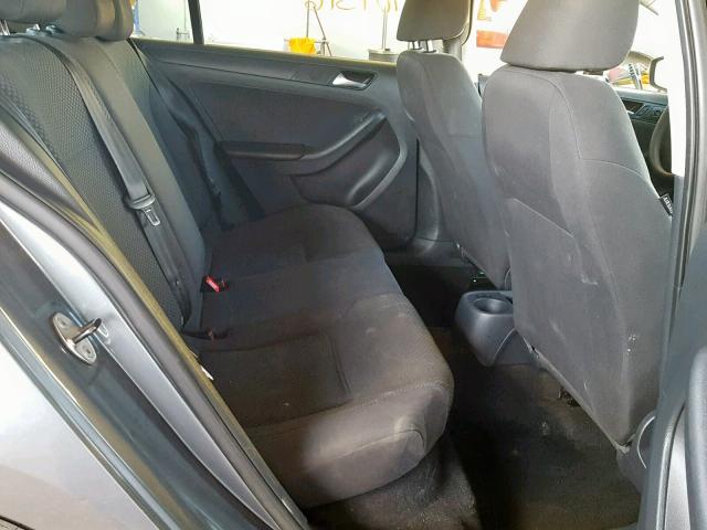 3VW2K7AJ8DM378022 - 2013 VOLKSWAGEN JETTA BASE Մոխրագույն լուսանկար 6