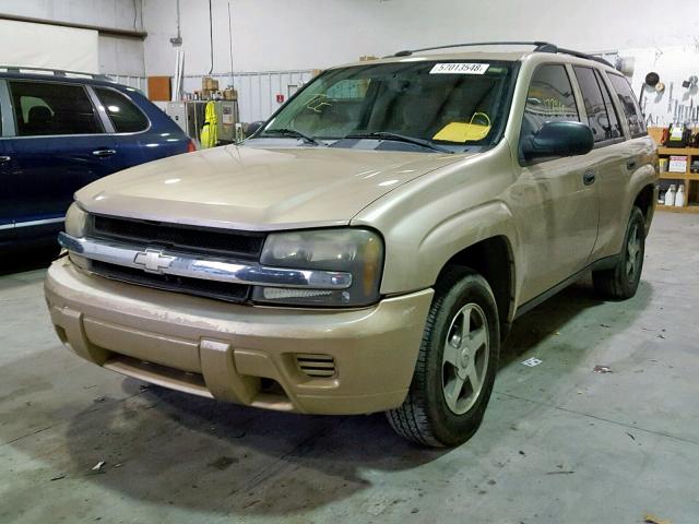 1GNDT13SX62130111 - 2006 CHEVROLET TRAILBLAZE GOLD photo 2