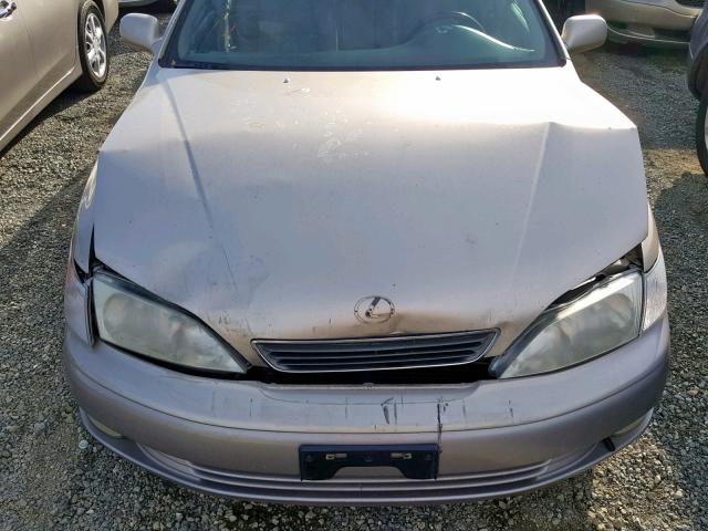 JT8BF22GXV0062217 - 1997 LEXUS ES 300 GOLD photo 7