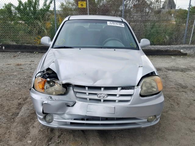 KMHCG35CX4U289265 - 2004 HYUNDAI ACCENT GL SILVER photo 9