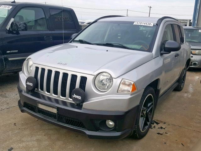 1J8FT47W88D580212 - 2008 JEEP COMPASS SP 银色 照片 2