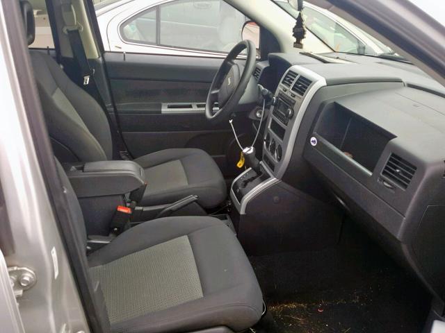 1J8FT47W88D580212 - 2008 JEEP COMPASS SP 银色 照片 5