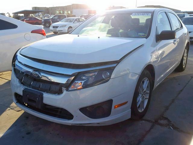 3FAHP0GA7CR150372 - 2012 FORD FUSION S WHITE photo 2