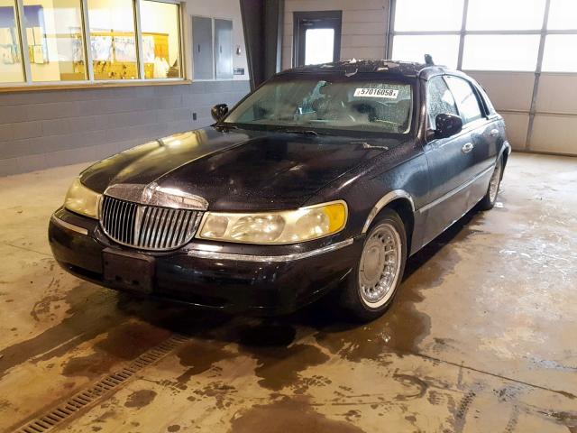 1LNFM81W0WY662442 - 1998 LINCOLN TOWN CAR E BLACK photo 2