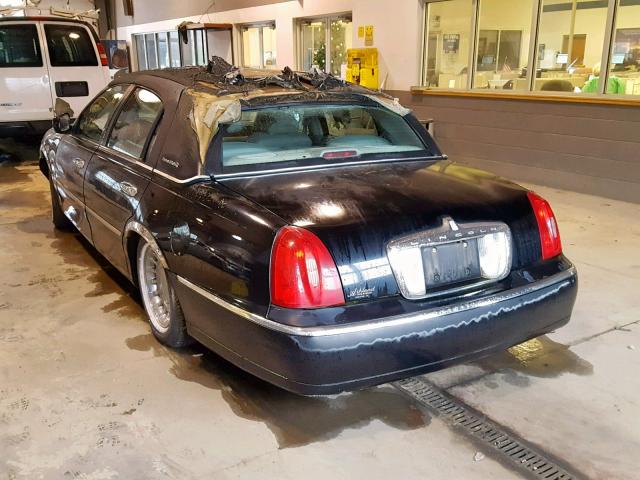 1LNFM81W0WY662442 - 1998 LINCOLN TOWN CAR E BLACK photo 3