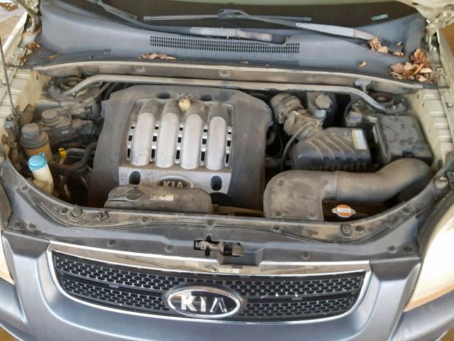 KNDJF723757057636 - 2005 KIA NEW SPORTA TAN photo 7