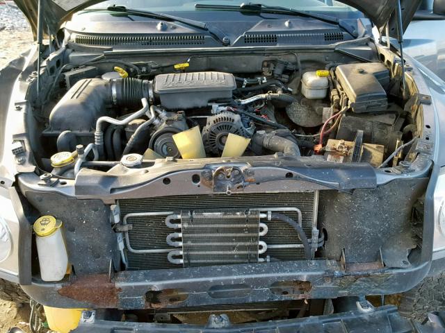 1D7HW58N95S131587 - 2005 DODGE DAKOTA QUA GRAY photo 7