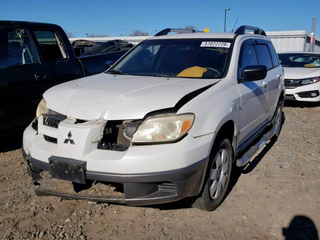 JA4LX31F86U026855 - 2006 MITSUBISHI OUTLANDER WHITE photo 2