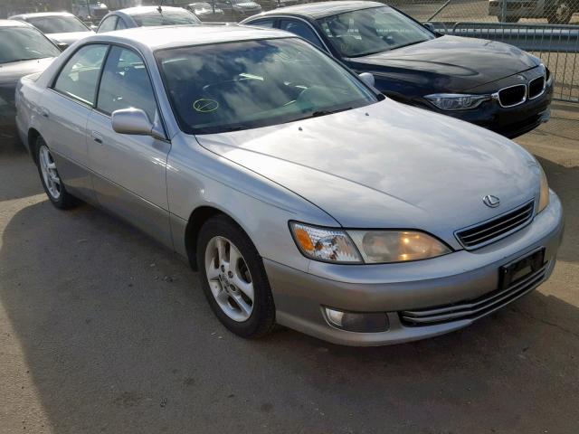 JT8BF28G910331972 - 2001 LEXUS ES 300 SILVER photo 1