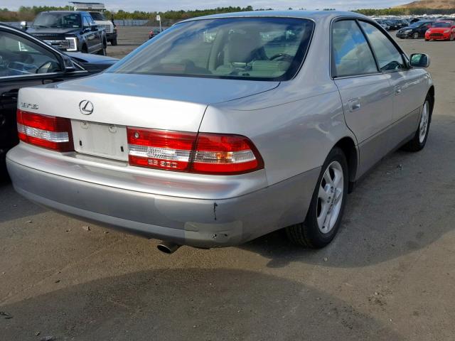 JT8BF28G910331972 - 2001 LEXUS ES 300 SILVER photo 4