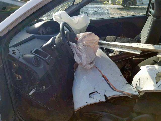 1G8AW12F74Z202288 - 2004 SATURN ION LEVEL WHITE photo 5