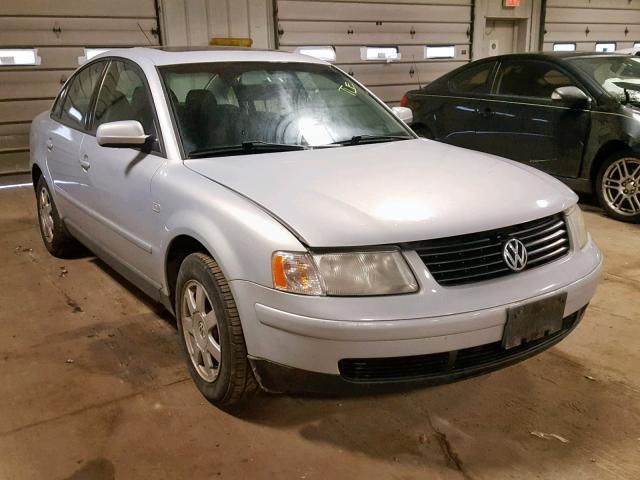 WVWMA63B8XE496483 - 1999 VOLKSWAGEN PASSAT GLS SILVER photo 1