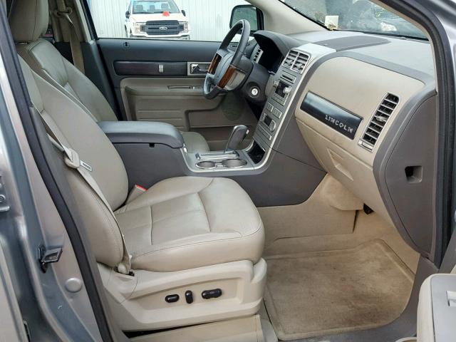 2LMDU88C97BJ21606 - 2007 LINCOLN MKX SILVER photo 5