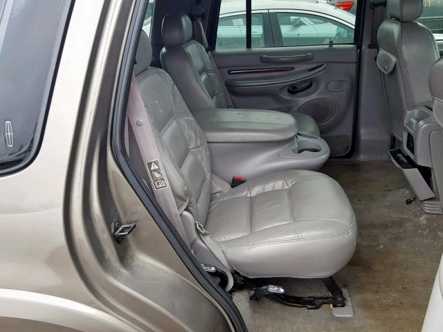 5LMEU27RX2LJ04239 - 2002 LINCOLN NAVIGATOR 金色 照片 6